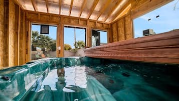 House, 4 Bedrooms | Pool