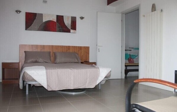 家庭客房, 城市景觀 | 免費無線上網、床單