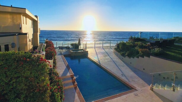 Outdoor pool - Vista Del Mar (La Jolla)