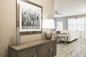 Casa | 6 habitaciones, escritorio y wifi gratis 