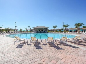 House | Outdoor pool