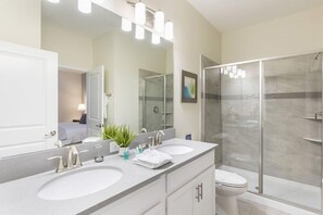 Ferienhaus | Badezimmer | Haartrockner, Handtücher