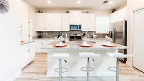 Unclassified image, 3 of 35, button - 5BR 5BA ChampionsGate Pool Home (Davenport)