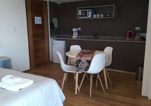 Deluxe-herbergi fyrir fjóra | 1 svefnherbergi, rúmföt af bestu gerð, dúnsængur