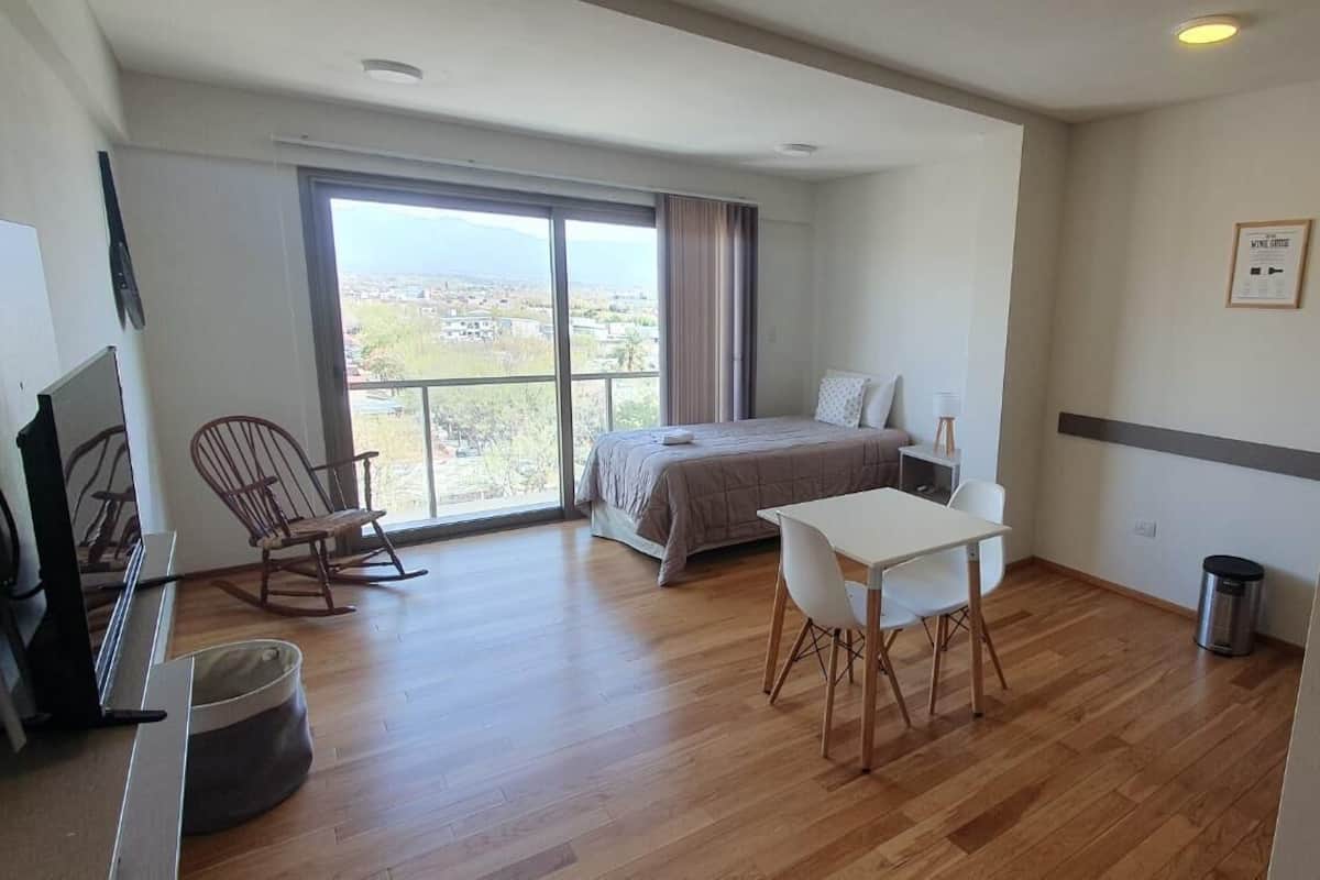 1 bedroom, premium bedding, down comforters, pillowtop beds