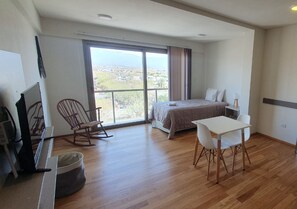 Premium bedding, down comforters, pillowtop beds, individually decorated - Apart Hotel Quijote by DOT Suites (Luján de Cuyo)