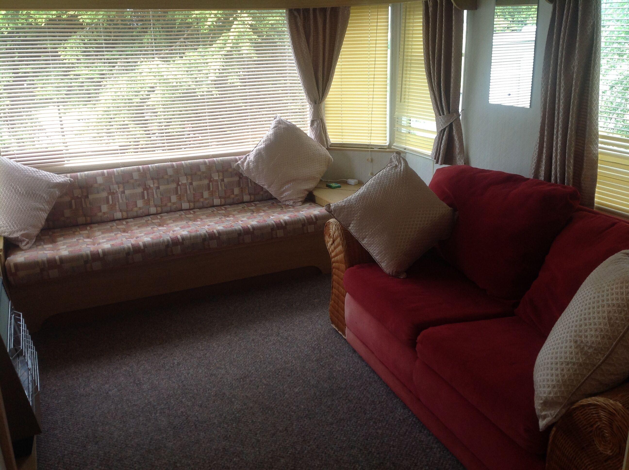 Sleeps 6 Farm stay in Mobile Home Close to Hay on Wye  and Builth Wells