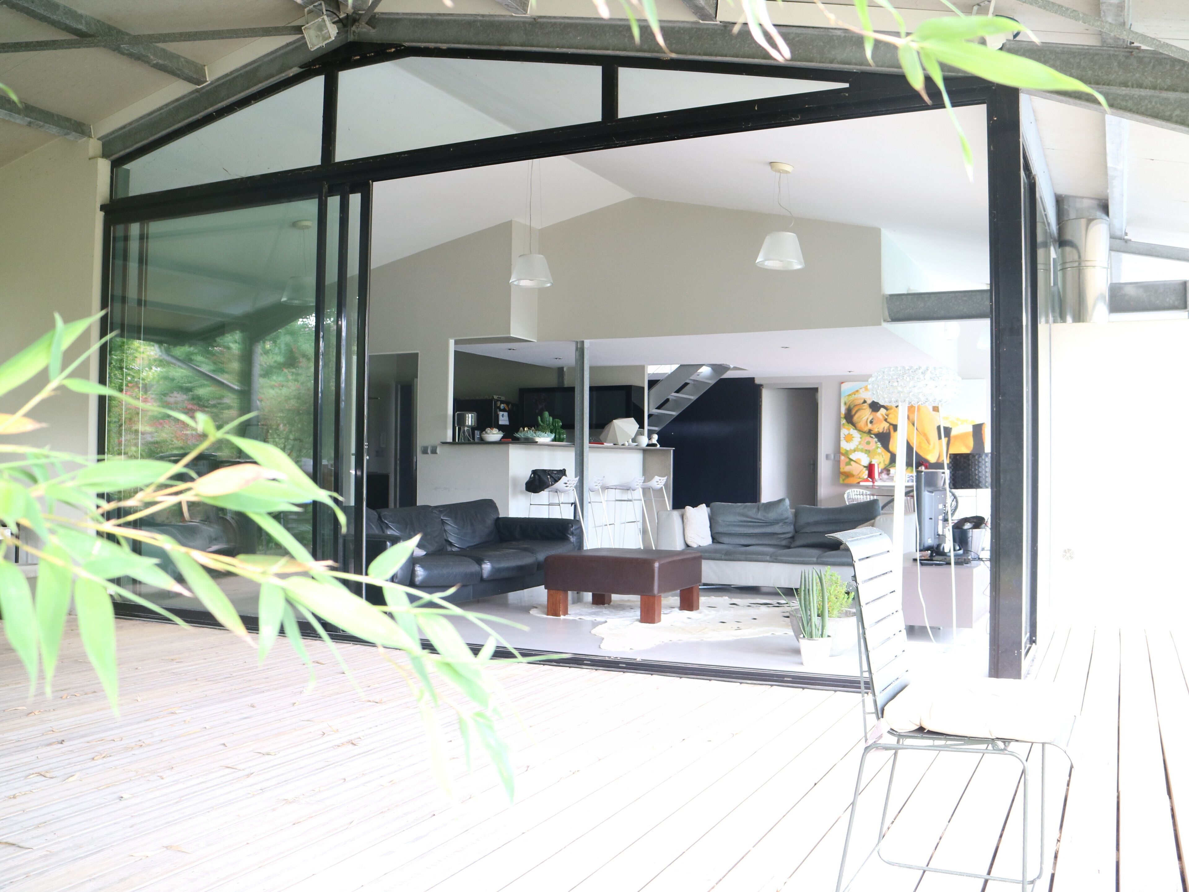 المنشأة من الداخل