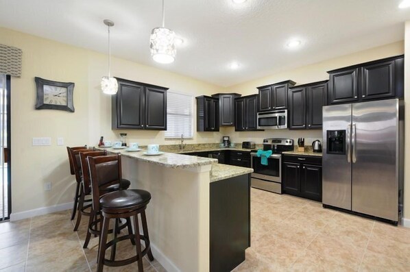 House | Private kitchen | Stovetop, dishwasher, cookware/dishes/utensils
