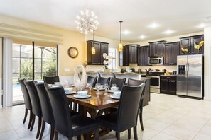 House | Private kitchen | Stovetop, dishwasher, cookware/dishes/utensils - 6BR 6BA Pool Home In ChampionsGate (Davenport)