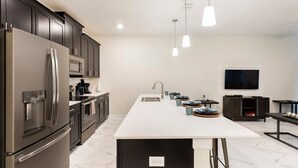 House | Private kitchen | Dishwasher, cookware/dishes/utensils - 4BR Town Home In Champions Gate (Davenport)