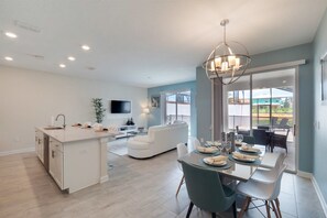 House | In-room dining