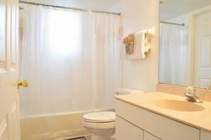 House | Bathroom - 2BR 2BA Townhome at Mango Key (Kissimmee)