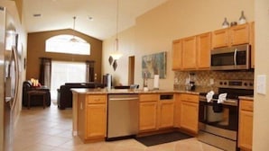 Private kitchen - 4BR 3BA Pool Home In Solana (Davenport)