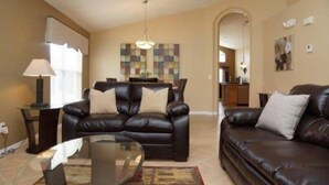 Flat-screen TV, DVD player - 4BR 3BA Pool Home In Solana (Davenport)