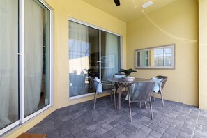 House | Terrace/patio - 5BR Town Home in Festival (Davenport)