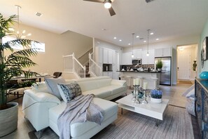 House | Living area | Flat-screen TV, DVD player