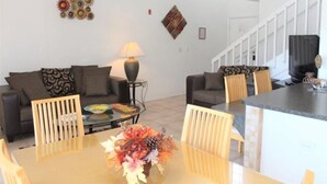 In-room dining - 2BR 2BA Townhome in Mango Key (Kissimmee)