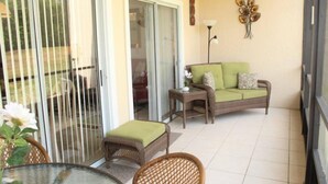 House | Living area | TV, DVD player - Mango Key 2BR 2BA Townhome (Kissimmee)