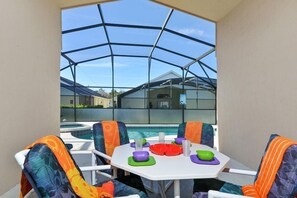 Outdoor pool - 4BR 3BAroom Pool Home In Indian Creek (Kissimmee)