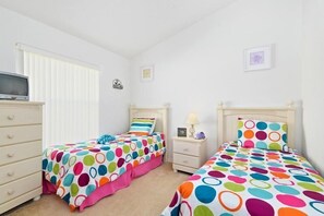 4 bedrooms, desk, free WiFi