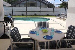 House | Outdoor pool