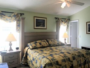 House | 4 bedrooms, desk, iron/ironing board, free WiFi