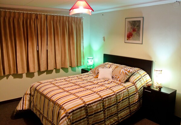 2 bedrooms, iron/ironing board, free WiFi, wheelchair access