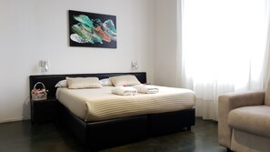 4 camere, una cassaforte in camera, ferro/asse da stiro, Wi-Fi gratuito