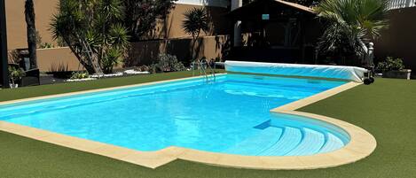 Outdoor pool, a heated pool