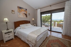 4 bedrooms, in-room safe, soundproofing, iron/ironing board - Luxury villa in Fuerteventura ( Villa Cavadero )  (La Oliva)