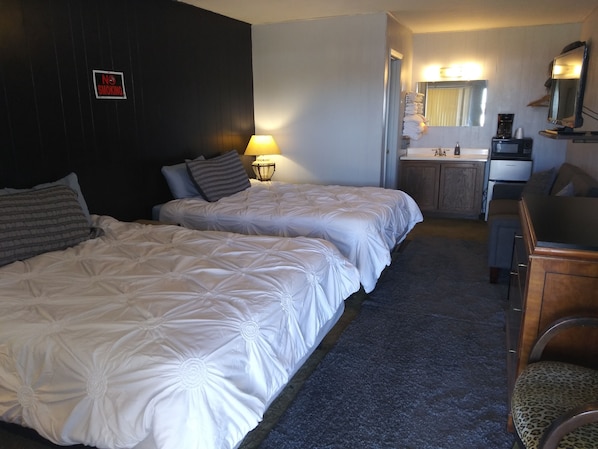 Free WiFi, bed sheets, wheelchair access - Western Hills Motel (Versailles)