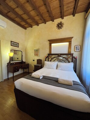 1 chambre, bureau, fer et planche à repasser, Wi-Fi gratuit