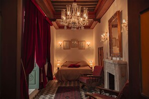 Dobbeltrom, 1 queensize-seng | Senger med Select Comfort-madrass og blendingsgardiner