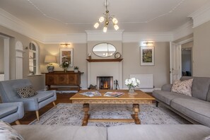 TV, peis og DVD-spiller