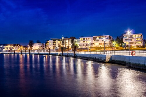 ELBQUARTIER N ° 3 | Exclusive and modern apartment with balcony near center