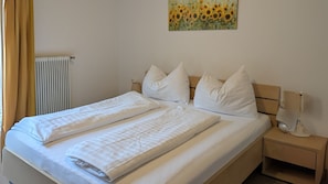 1 chambre, lit parapluie, Wi-Fi, draps fournis