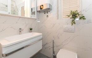 Bathtub
