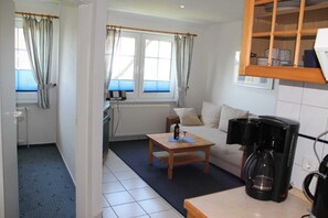 TV - No. 4_2-room apartment on the upper floor for 3 p. - House Arkona (Zingst)