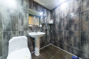 Basic Double Room | Bathroom - Pocheon Royal (Pocheon)