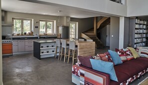 Interior - Beautiful house with exceptional view! (BOURDEAUX)