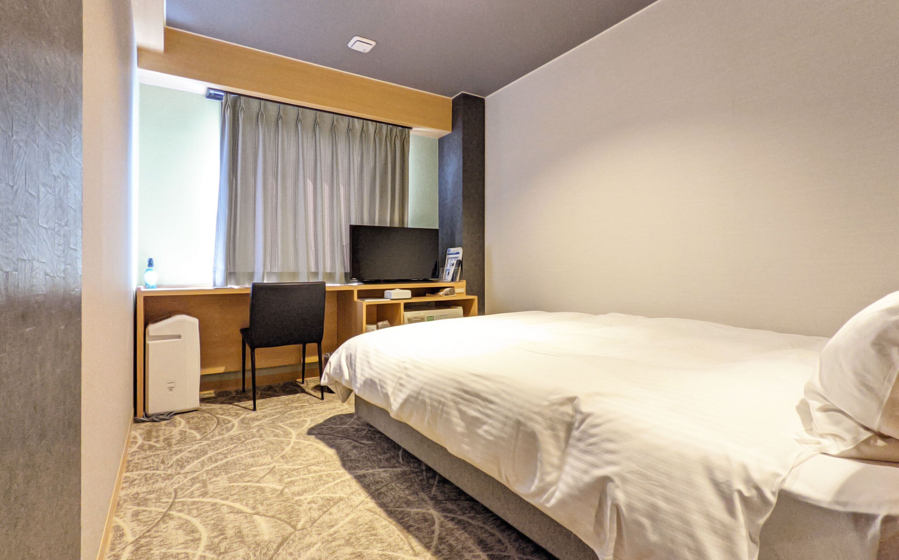 Desk, free WiFi, bed sheets, wheelchair access