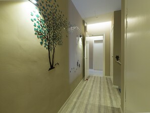Hallway - OYO 1145 Lea Guest House & Cafe (Port Dickson)
