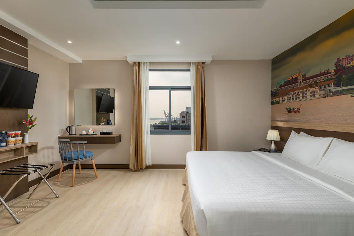 Deluxe Room, River View | View from room
