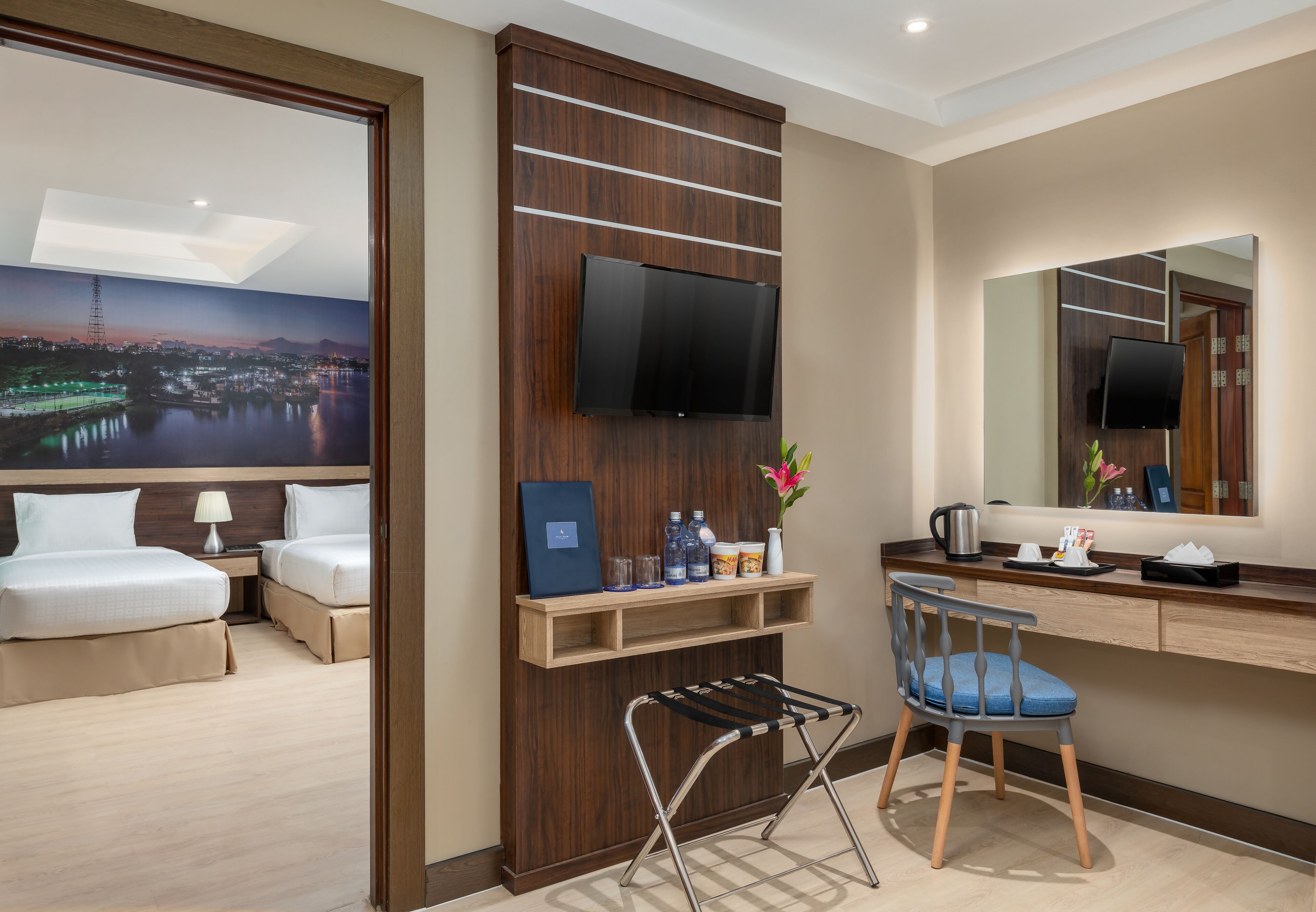 Family Room | Minibar, in-room safe, desk, laptop workspace