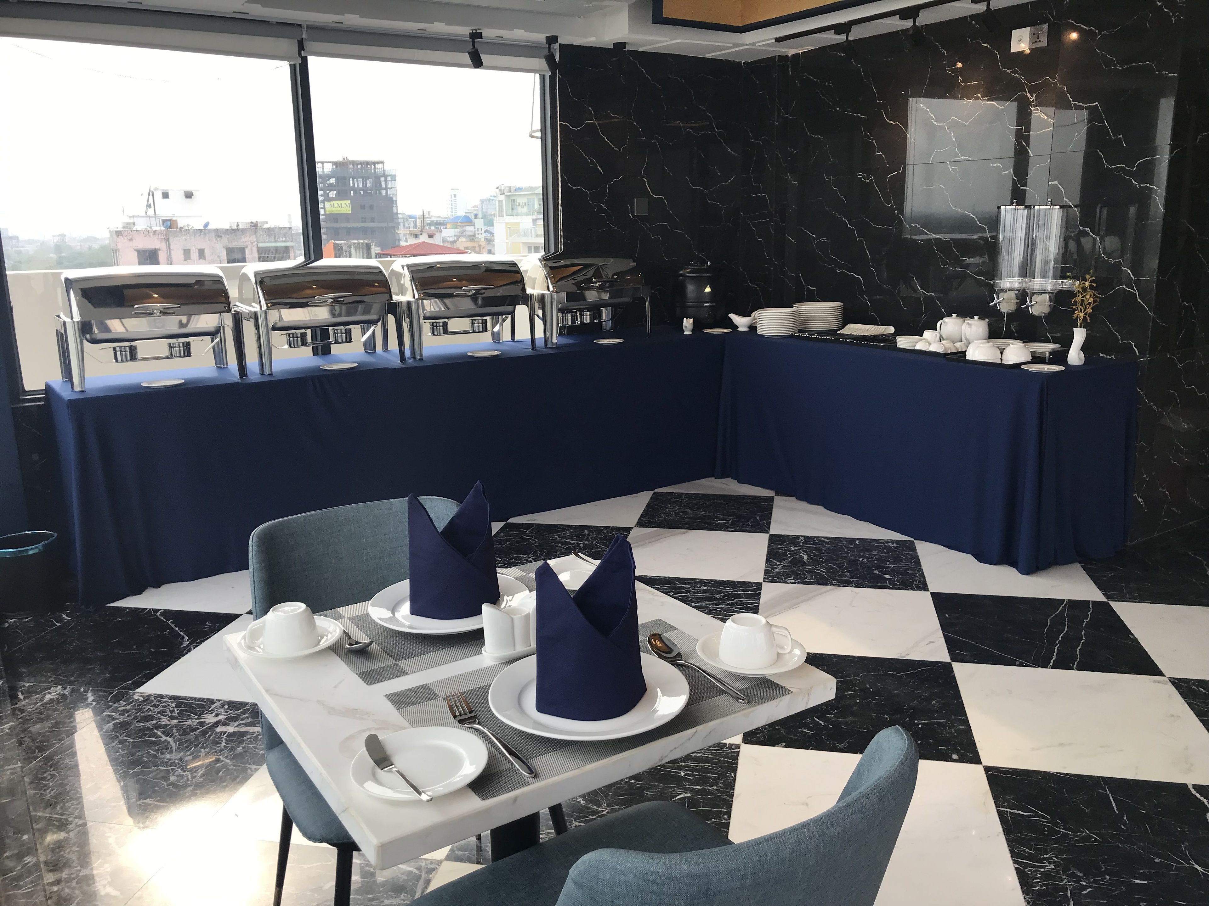 free daily continental breakfast