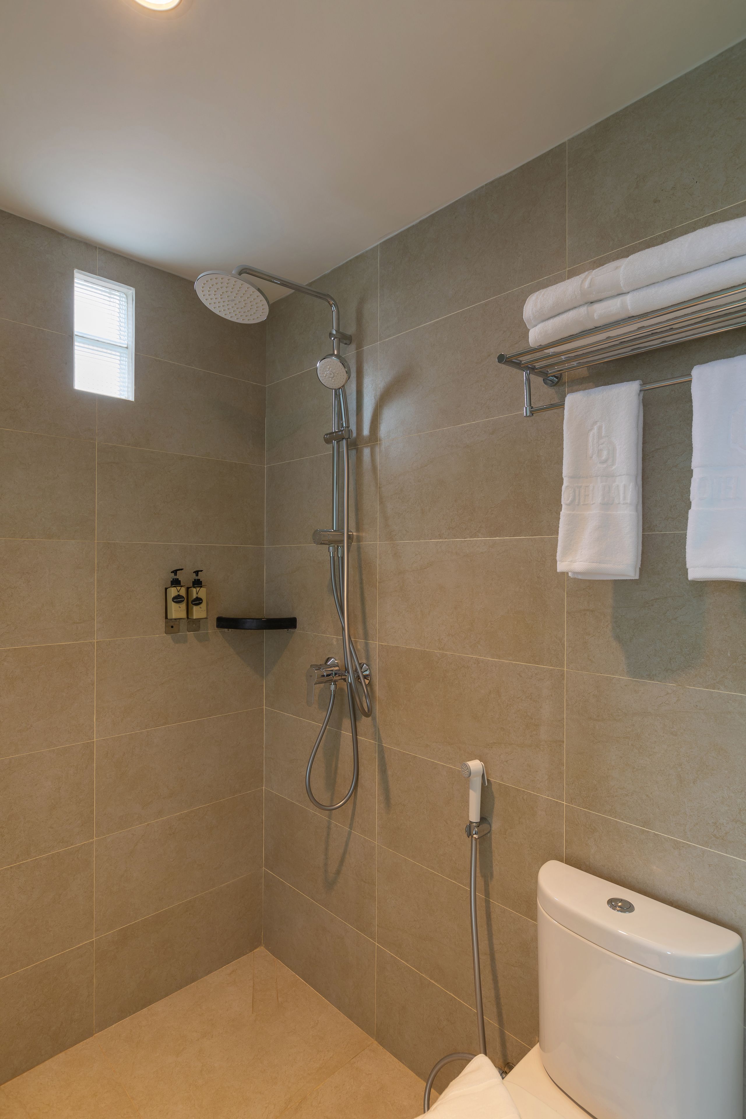 shower, free toiletries, hair dryer, slippers