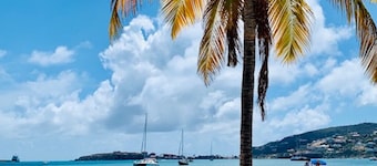 Lagoon front Magnificent Studio completely renovated with panoramic lagoon view