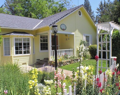 The Little Yellow Cottage