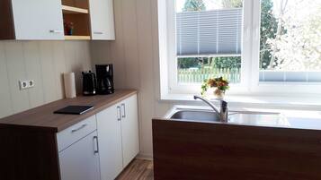 Réfrigérateur, chaise haute